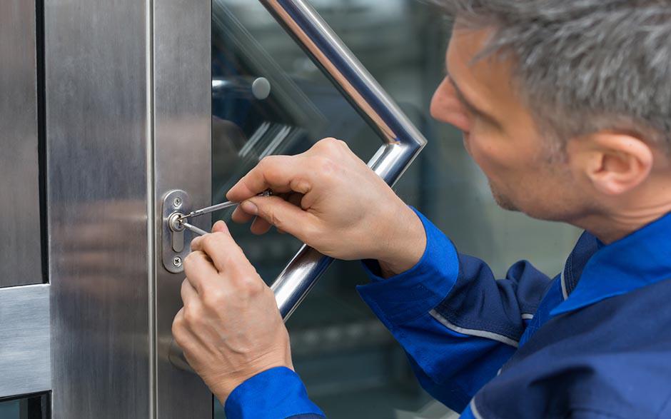 haut professionnalisme serrurier prix Courbevoie
